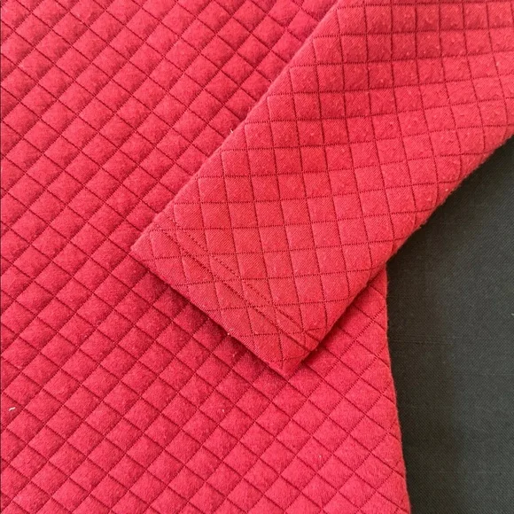 Burgundy Quilted Pullover Properly Tied size 6 - Picture 4 of 8